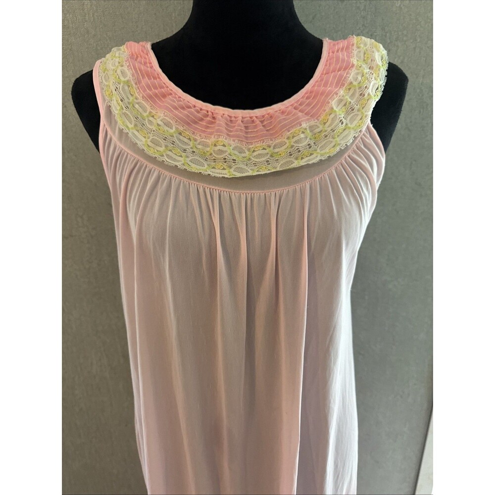 Vintage 60s Pink Nylon Nightgown Ruffle Hem Lace Yoke Scoop Neck Med Coquette